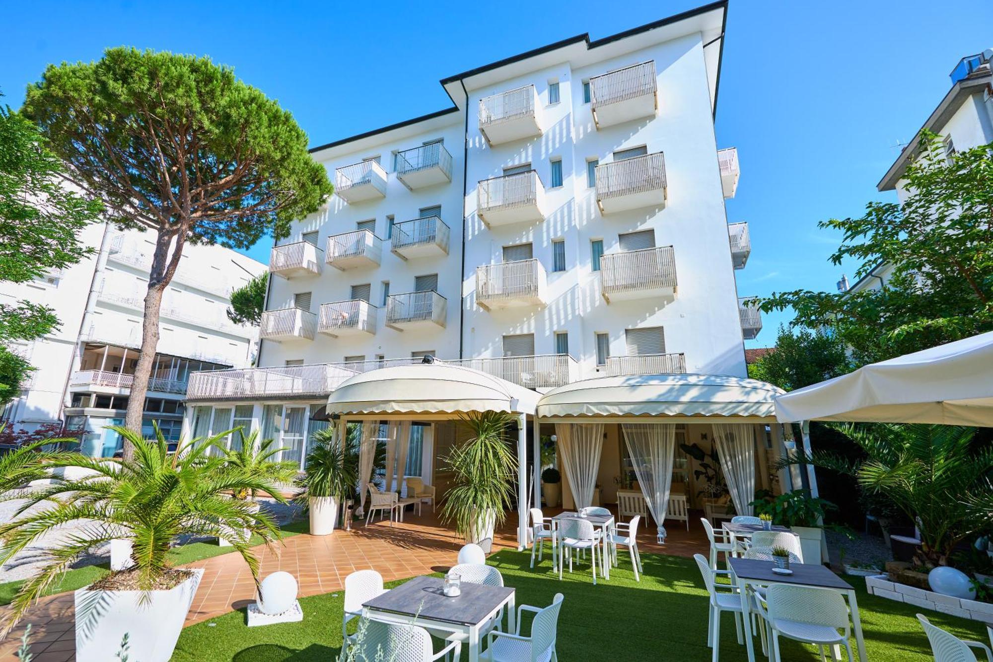 Hotel Bruna B&B Milano Marittima Exterior foto