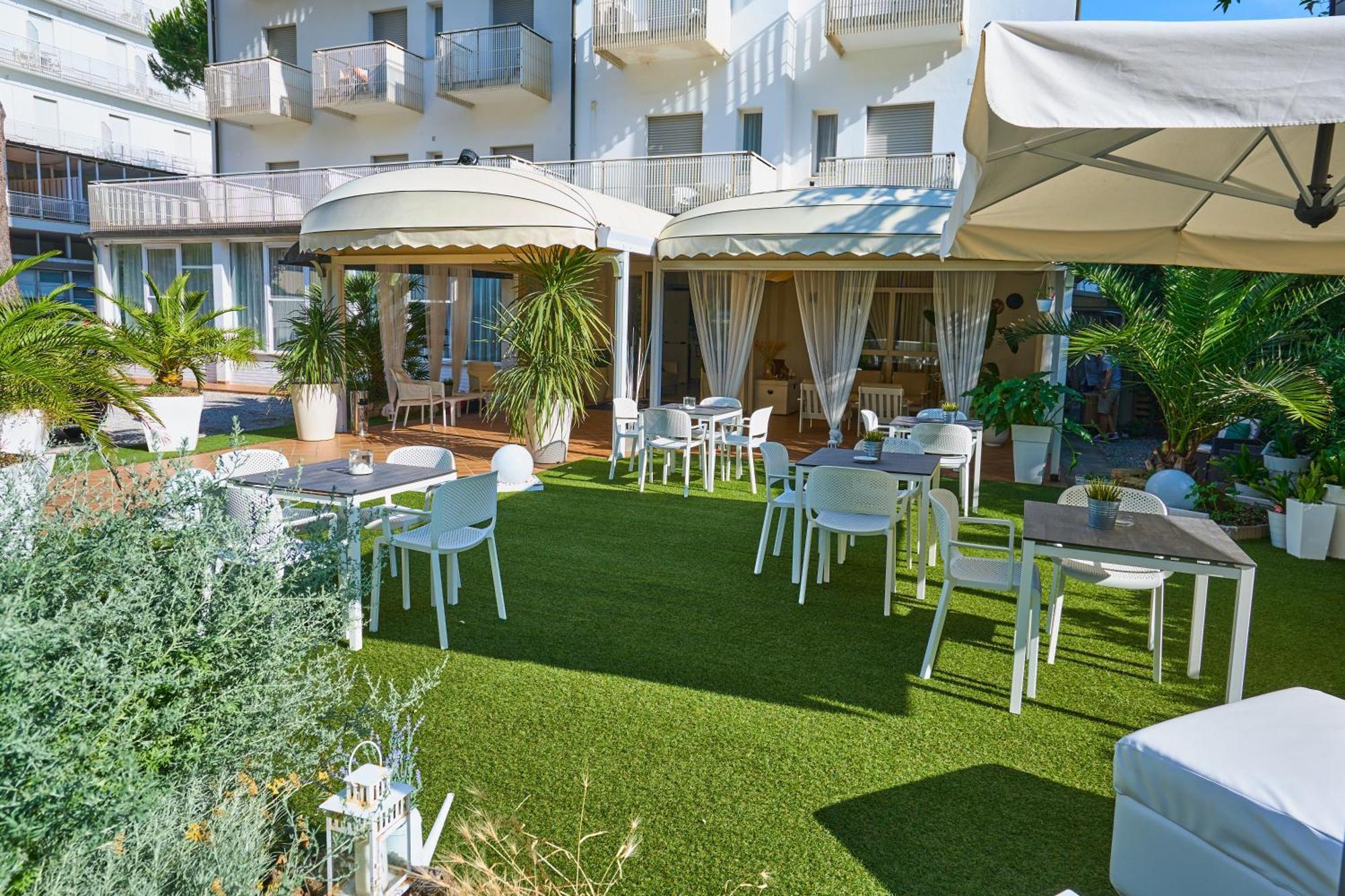 Hotel Bruna B&B Milano Marittima Exterior foto